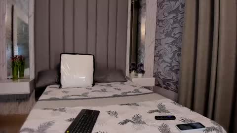 Snapshot of apolo_jonnes chatting on 05.30.26 online show from 05.30.26