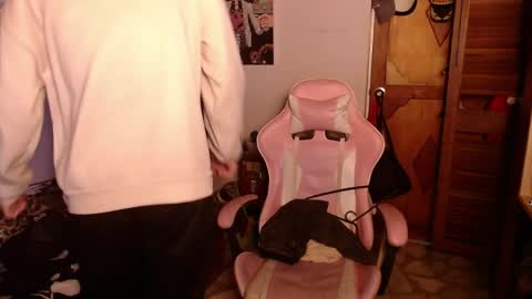 Snapshot of apolo_s chatting on 04.03.26 Andres online show from 04.03.26