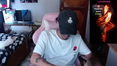 Snapshot of apolo_s chatting on 04.14.26 Andres online show from 04.14.26