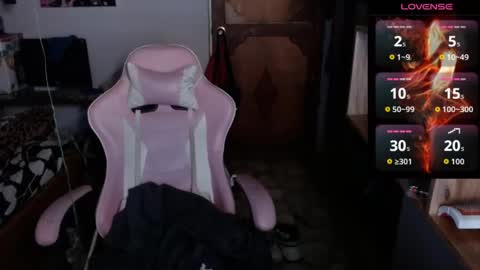 Snapshot of apolo_s chatting on 04.15.26 Andres online show from 04.15.26