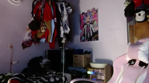Snapshot of apolo_s chatting on 05.04.26 Andres online show from 05.04.26