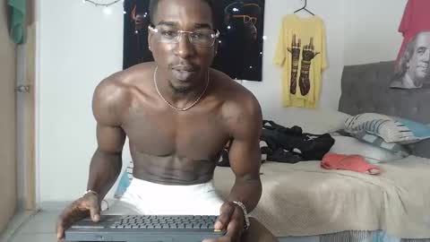 Snapshot of apoloblackbig chatting on 10.28.25 apoloblackbig online show from 10.28.25