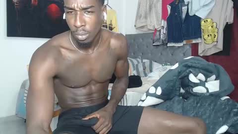 Snapshot of apoloblackbig chatting on 11.02.25 apoloblackbig online show from 11.02.25