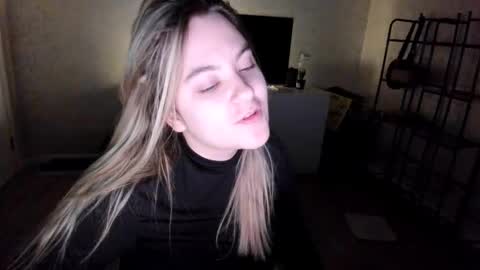 appleyummybuns online show from 10.29.25