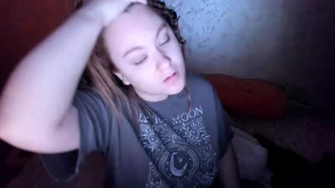 Snapshot of appleyummybuns chatting on 01.08.26 appleyummybuns online show from 01.08.26