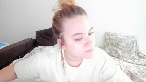 appleyummybuns online show from 06.30.26