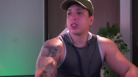 Snapshot of appolo_allen chatting on 12.17.24 insta appolo master online show from 12.17.24