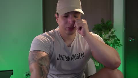 Snapshot of appolo_allen chatting on 12.19.24 insta appolo master online show from 12.19.24