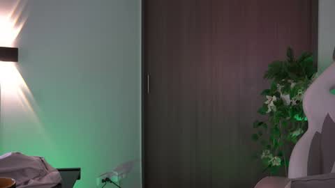 Snapshot of appolo_allen chatting on 12.19.24 insta appolo master online show from 12.19.24