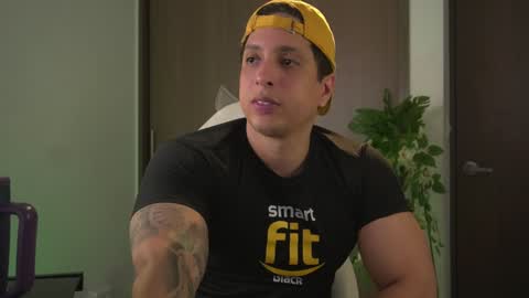 Snapshot of appolo_allen chatting on 01.02.25 insta appolo master online show from 01.02.25