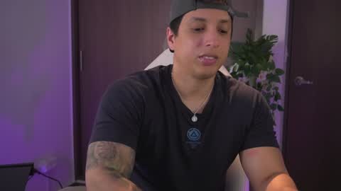 Snapshot of appolo_allen chatting on 01.06.25 insta appolo master online show from 01.06.25