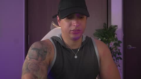 Snapshot of appolo_allen chatting on 01.06.25 insta appolo master online show from 01.06.25