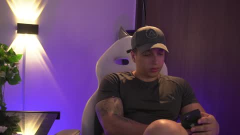 Snapshot of appolo_allen chatting on 01.22.25 insta appolo master online show from 01.22.25