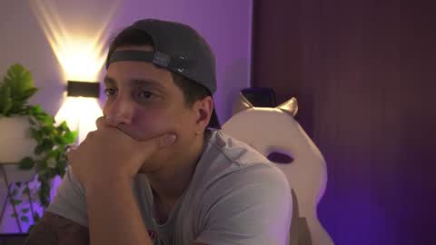 Snapshot of appolo_allen chatting on 02.03.25 insta appolo master online show from 02.03.25