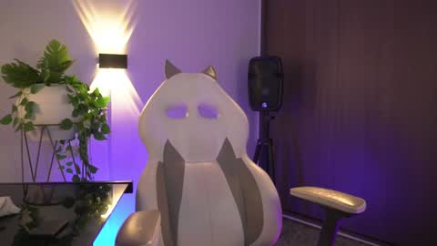 Snapshot of appolo_allen chatting on 02.04.25 insta appolo master online show from 02.04.25