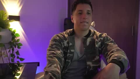 Snapshot of appolo_allen chatting on 02.11.25 insta appolo master online show from 02.11.25