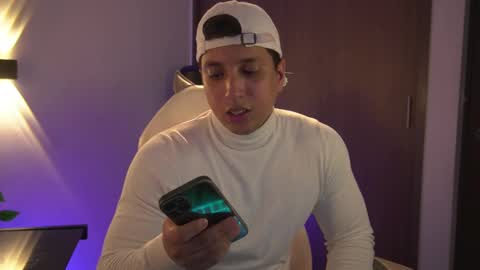 Snapshot of appolo_allen chatting on 03.02.25 insta appolo master online show from 03.02.25