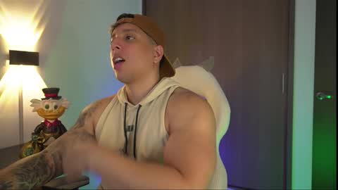 Snapshot of appolo_allen chatting on 10.23.25 insta appolo master online show from 10.23.25