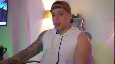 Snapshot of appolo_allen chatting on 11.19.25 insta appolo master online show from 11.19.25