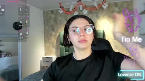 Snapshot of april_dumont chatting on 10.29.25 April online show from 10.29.25