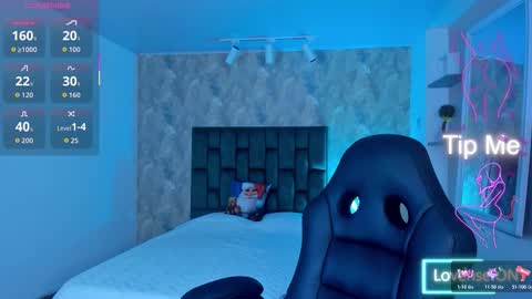 Snapshot of april_dumont chatting on 12.18.25 April online show from 12.18.25