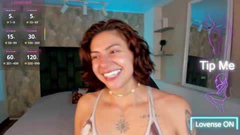 Snapshot of april_dumont chatting on 12.22.25 April online show from 12.22.25