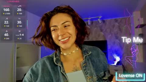 Snapshot of april_dumont chatting on 01.14.26 April online show from 01.14.26