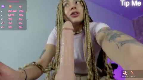 Snapshot of april_dumont chatting on 02.07.26 April online show from 02.07.26