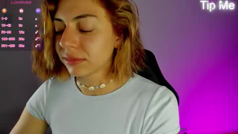 Snapshot of april_dumont chatting on 02.27.26 April online show from 02.27.26