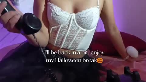 Snapshot of april_nicols chatting on 10.10.25 A P R I L online show from 10.10.25