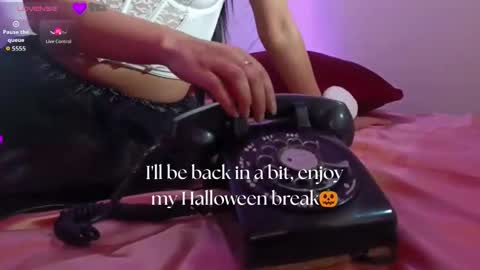 Snapshot of april_nicols chatting on 10.16.25 A P R I L online show from 10.16.25