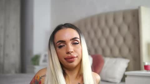 Laura online show from 11.28.25