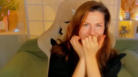 Snapshot of aprill_o_nill chatting on 12.20.24 aprill_o_nill online show from 12.20.24