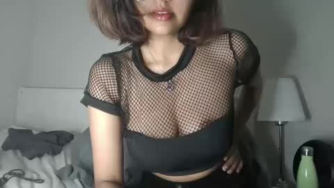 Snapshot of aproditelily495 chatting on 02.10.25 LilyinTheWild online show from 02.10.25