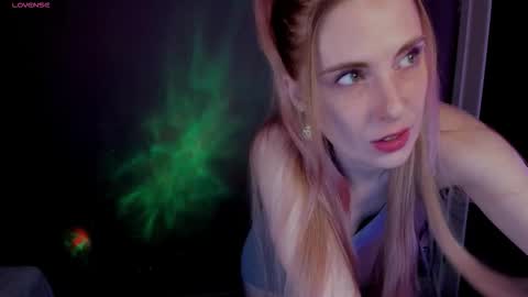 Snapshot of aqualen chatting on 11.14.25 aqualen online show from 11.14.25