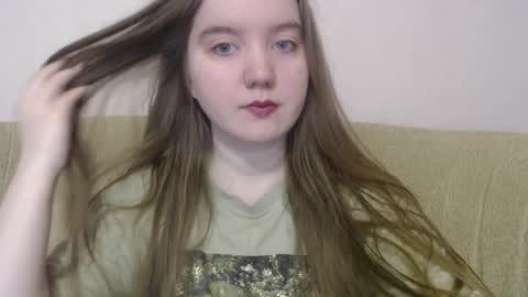 Snapshot of aquanarmin chatting on 11.11.25 Josefin online show from 11.11.25