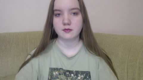 Snapshot of aquanarmin chatting on 11.12.25 Josefin online show from 11.12.25