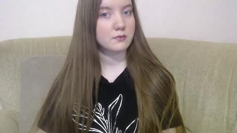 Snapshot of aquanarmin chatting on 11.22.25 Josefin online show from 11.22.25