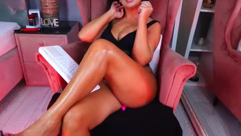 Snapshot of aqueenmonica chatting on 10.13.25 AQueenMonica online show from 10.13.25