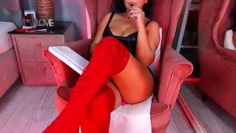 Snapshot of aqueenmonica chatting on 11.13.25 AQueenMonica online show from 11.13.25