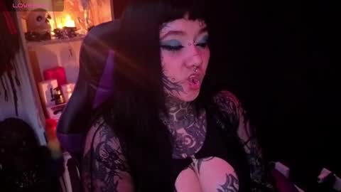 Snapshot of aradia66 chatting on 04.14.26 Carolain online show from 04.14.26