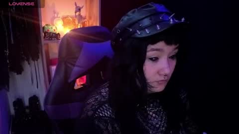 Snapshot of aradia66 chatting on 05.18.26 Carolain online show from 05.18.26