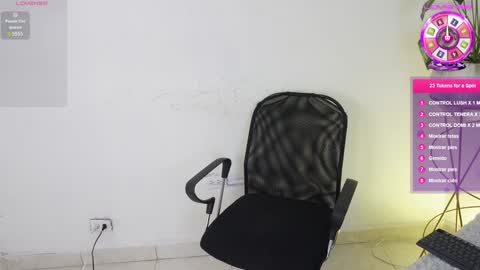 Snapshot of aradia_01 chatting on 01.29.25 online show from 01.29.25