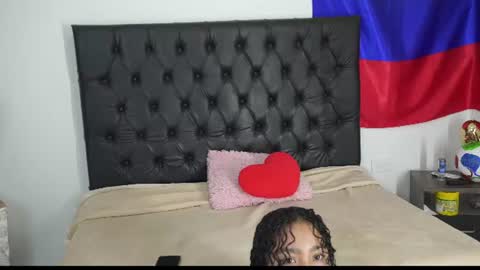 Snapshot of aradia_01 chatting on 07.18.26 online show from 07.18.26