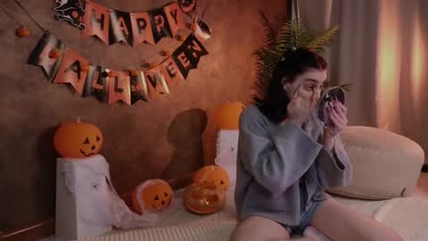 Snapshot of arcanedoll chatting on 10.26.25 arcanedoll online show from 10.26.25