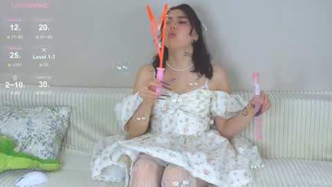 Snapshot of arcanedoll chatting on 11.17.25 arcanedoll online show from 11.17.25