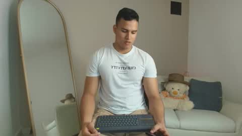 Snapshot of areslevi chatting on 02.05.26 ares levi online show from 02.05.26