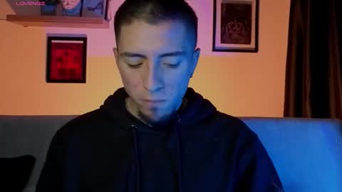 Snapshot of aresmassimox chatting on 11.15.25 Mateo online show from 11.15.25