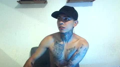 Snapshot of aress_1 chatting on 11.12.25 Ares online show from 11.12.25