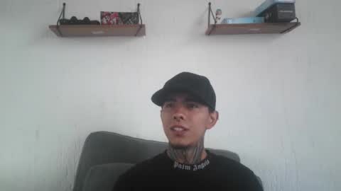 Snapshot of aress_1 chatting on 11.28.25 Ares online show from 11.28.25